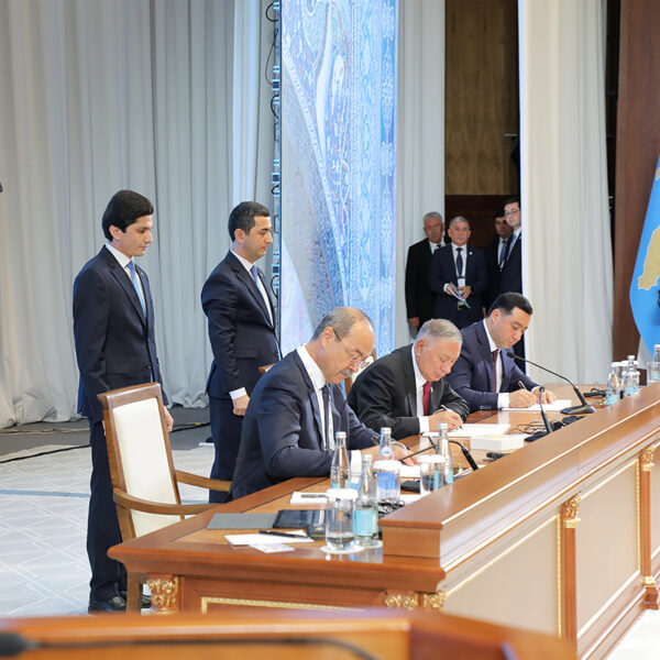 О Генеральном коллективном соглашении между Кабинетом Министров Республики Узбекистан, Федерацией профсоюзов Узбекистана и Конфедерацией работодателей Узбекистана по социально-экономическим вопросам на 2026-2028 годы